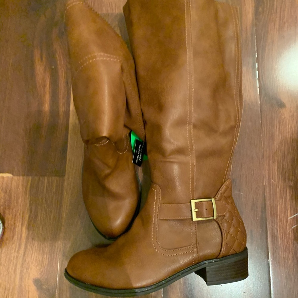 New brown boot - Picture 4 of 4